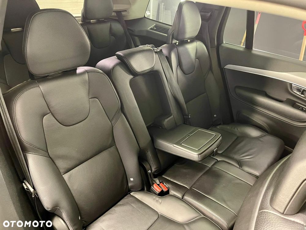 Volvo XC 90 D5 SCR AWD Momentum 7os - 30
