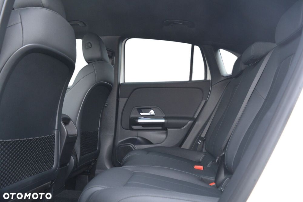Mercedes-Benz GLA 200 Progressive - 9