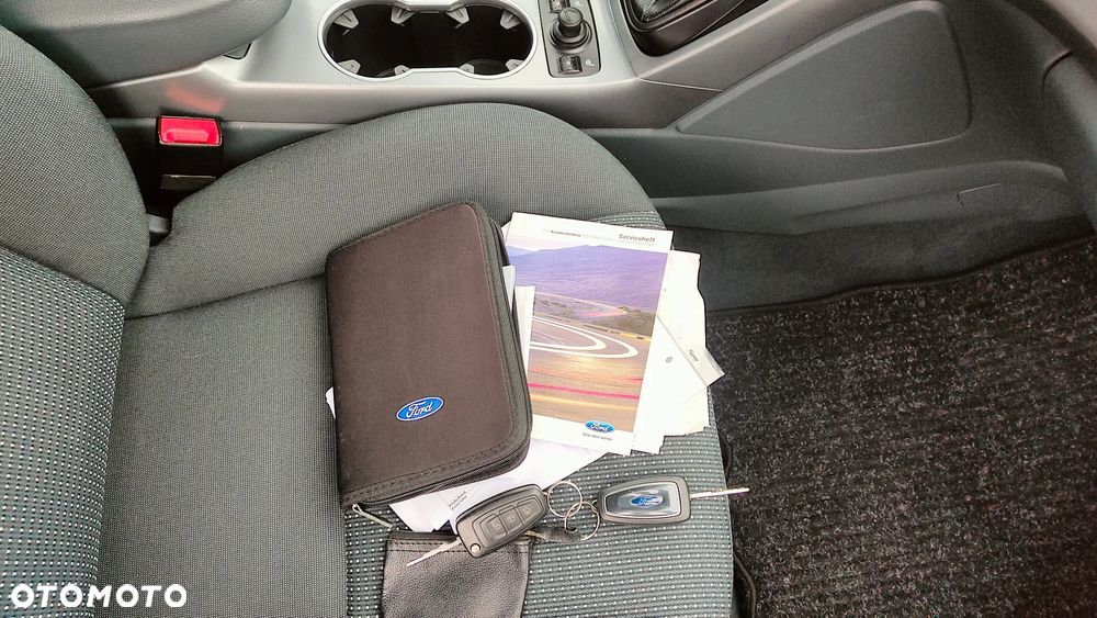 Ford C-MAX 1.6 Ti-VCT Titanium - 32