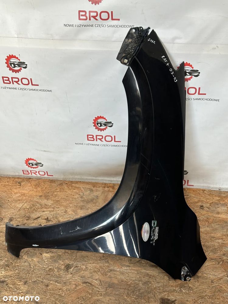 BŁOTNIK PRZEDNI LEWY TOYOTA RAV4  05-09