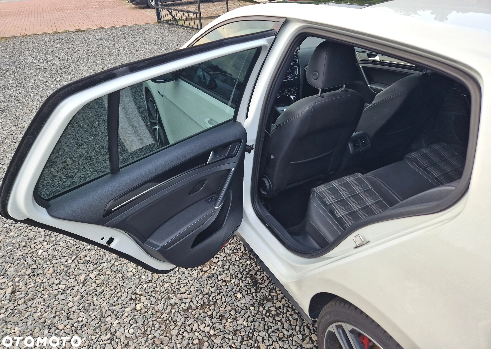 Volkswagen Golf VII 2.0 TDI BMT GTD DSG - 25