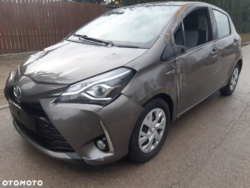 Toyota Yaris Hybrid 100 Premium - 1