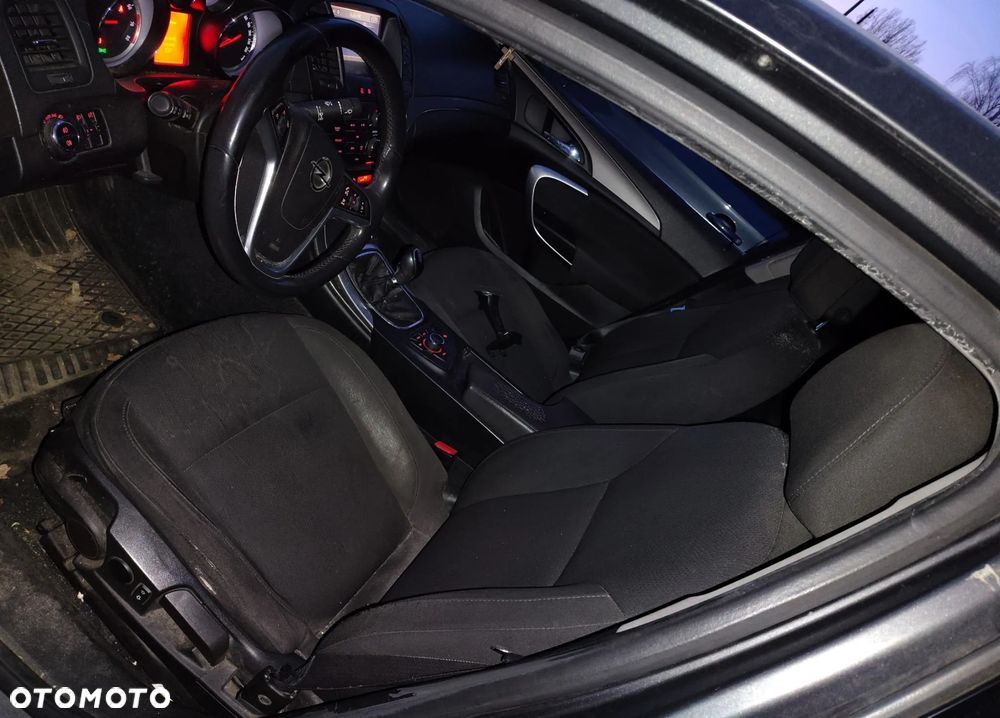 Opel Insignia 1.8 - 9