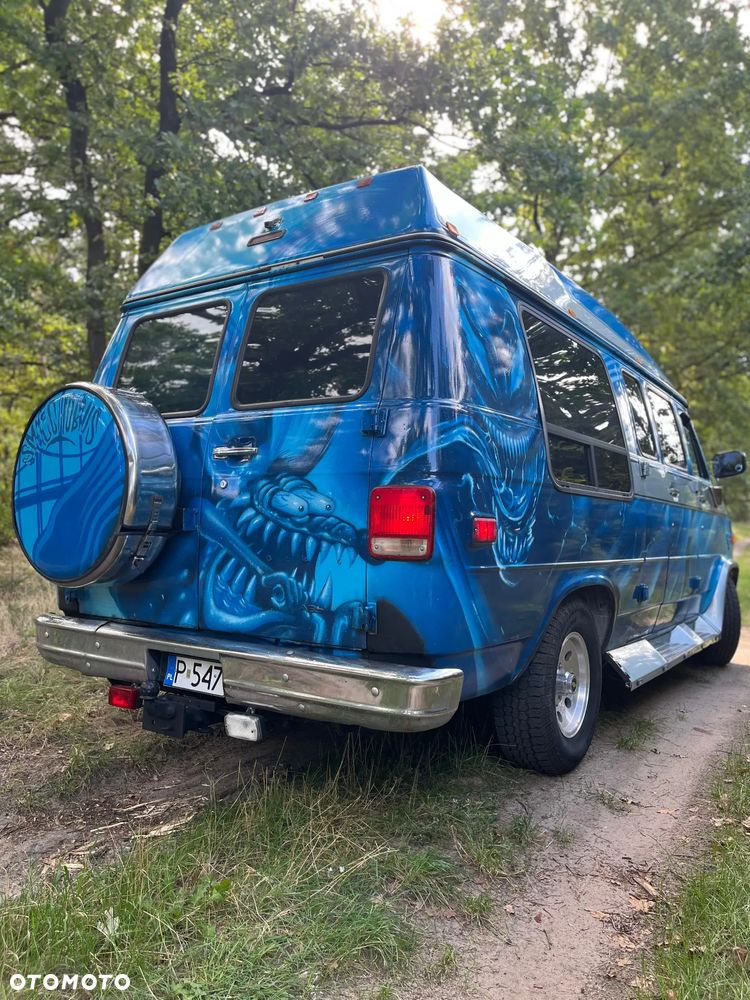 Chevrolet Chevy Van - 7