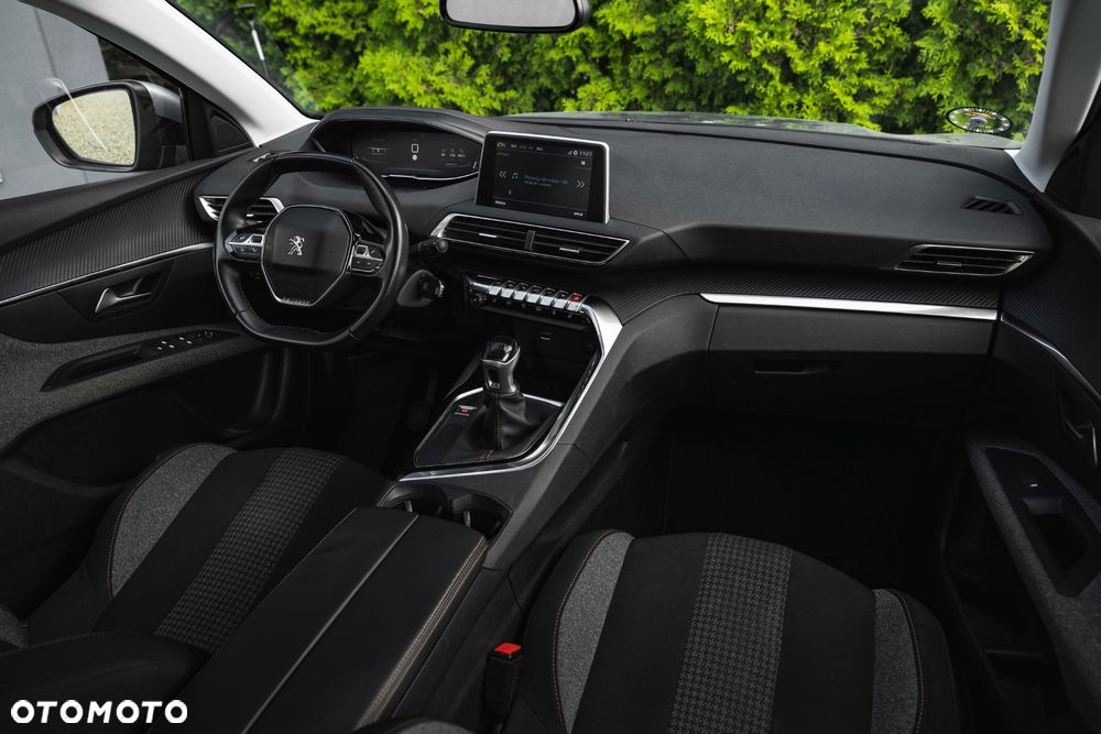 Peugeot 3008 - 18