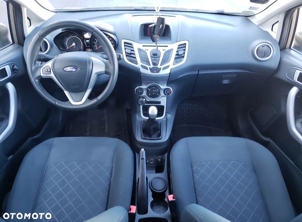 Ford Fiesta 1.25 Champions Edition - 14