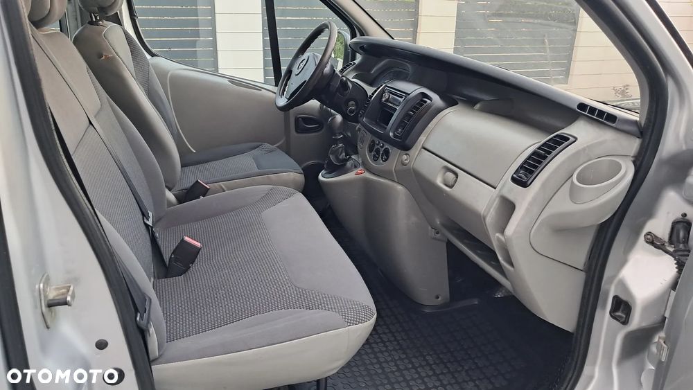 Opel Vivaro L2H1 2.9t - 20