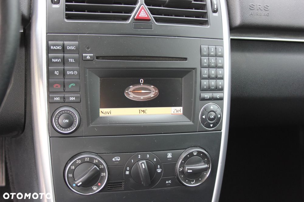 Mercedes-Benz Klasa B 180 BlueEFFICIENCY - 24