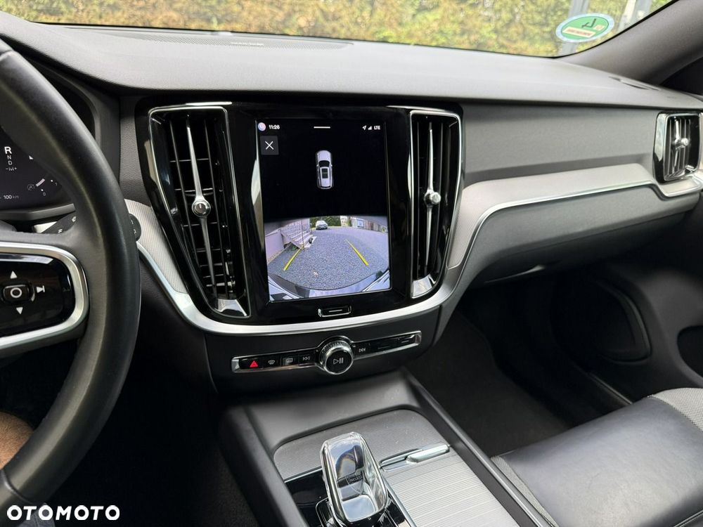 Volvo V60 Cross Country B4 D AWD Plus - 19