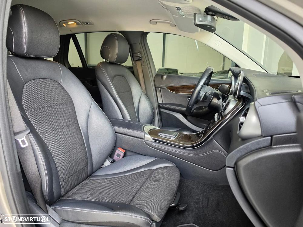 Mercedes-Benz GLC 300 e 4Matic - 24