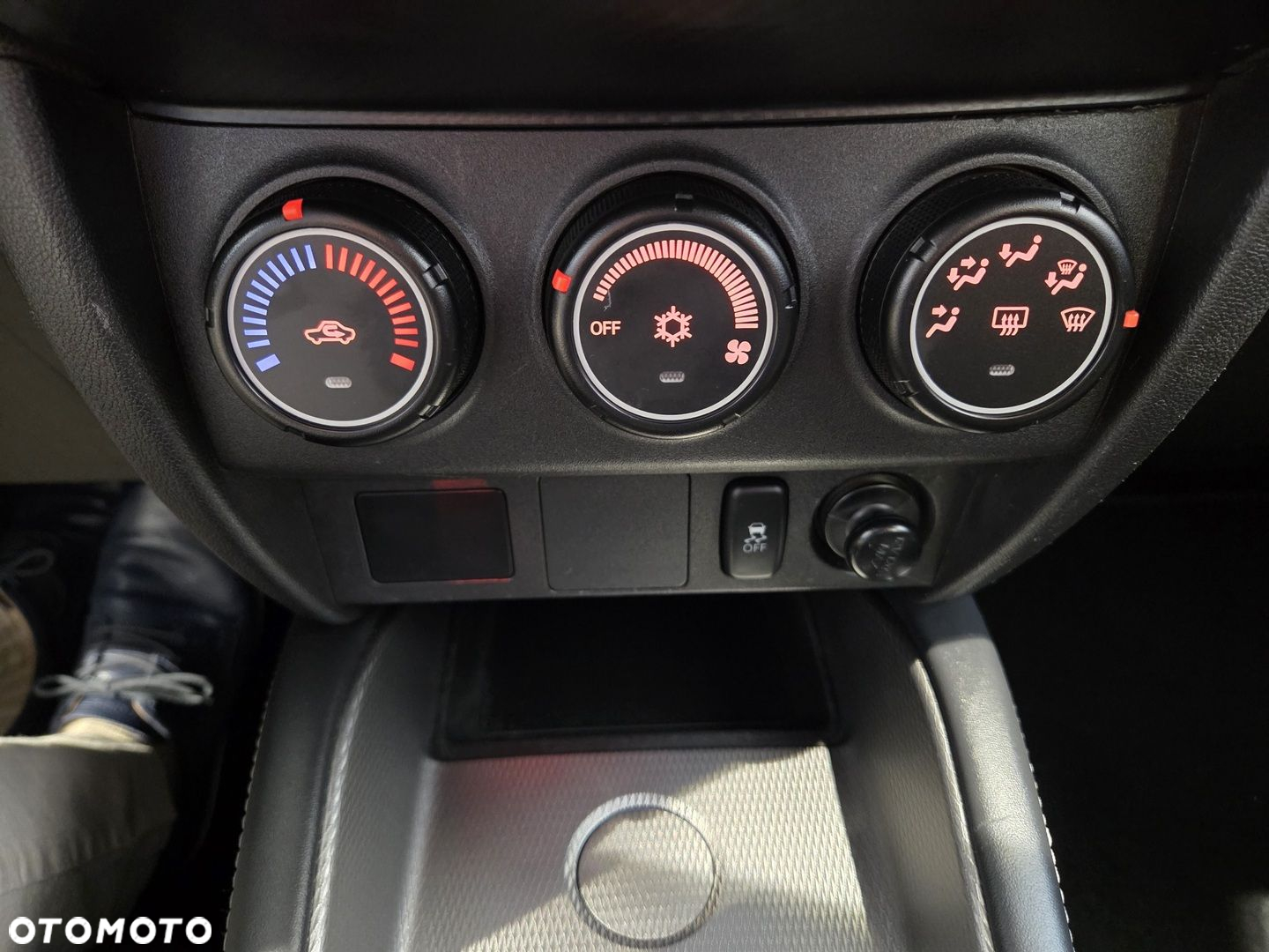 Mitsubishi ASX 1.6 Inform - 17