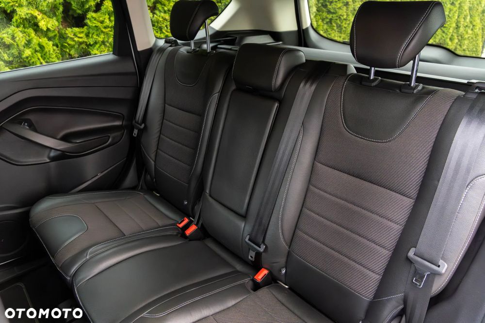 Ford Kuga 2.0 TDCi FWD Titanium Plus - 13