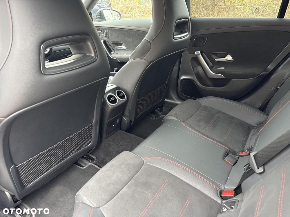 Mercedes-Benz CLA - 14