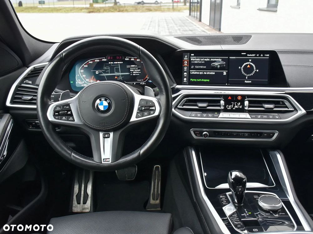 BMW X6 M50i - 32