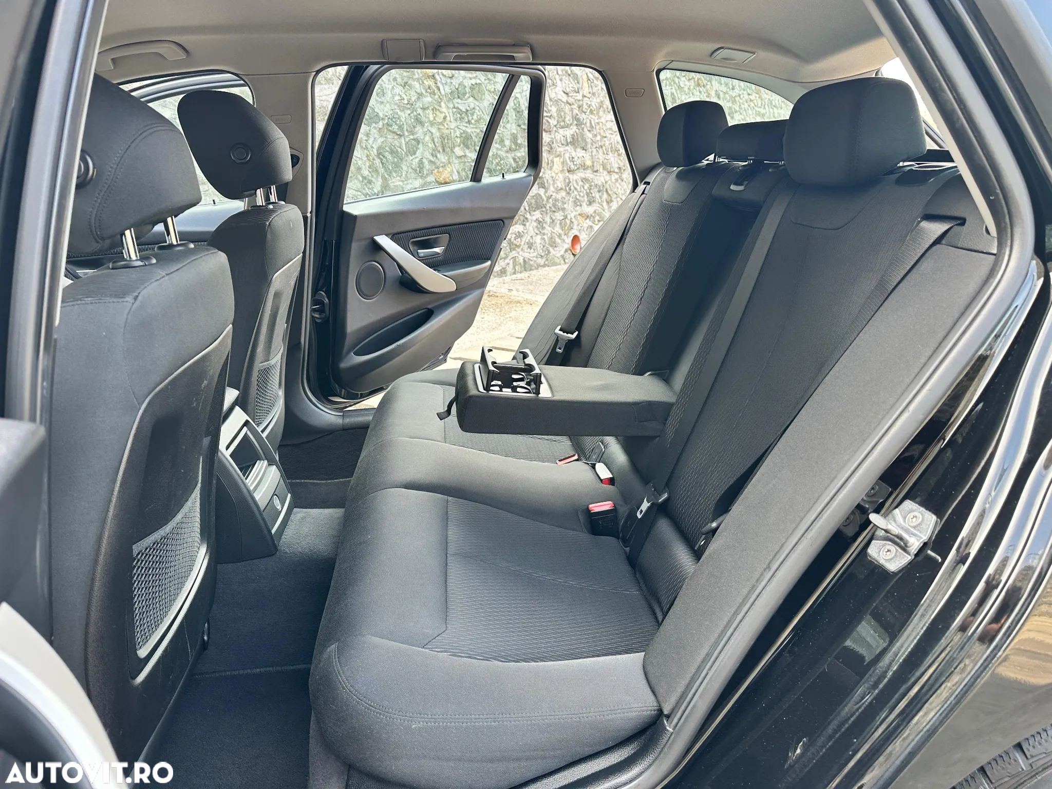 BMW Seria 3 320d Touring Aut. Efficient Dynamics Edition - 28