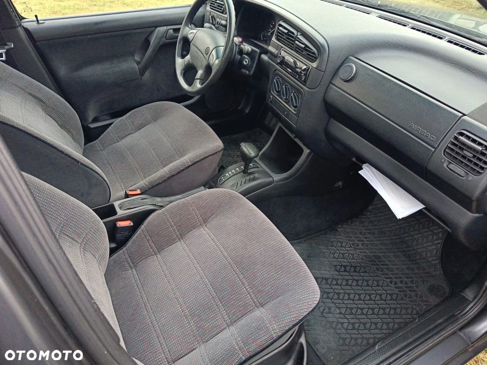 Volkswagen Vento - 7