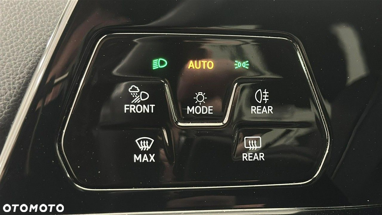 Volkswagen Golf - 27