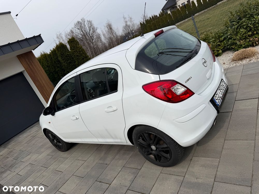 Opel Corsa 1.4 16V Cosmo - 6