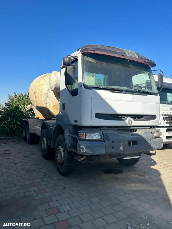 Renault Kerax 8x4 betoniera