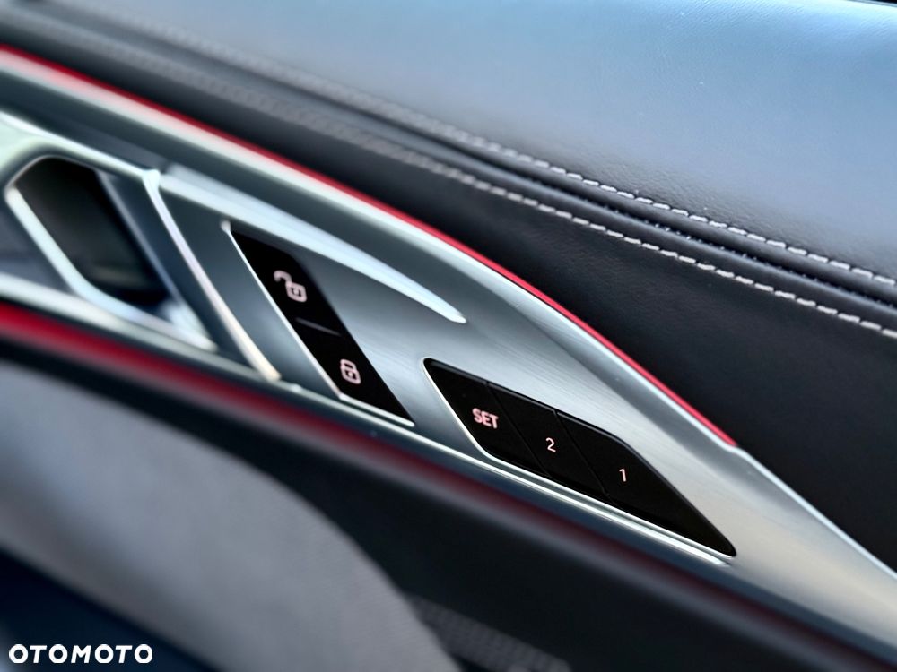 BMW Seria 8 - 34