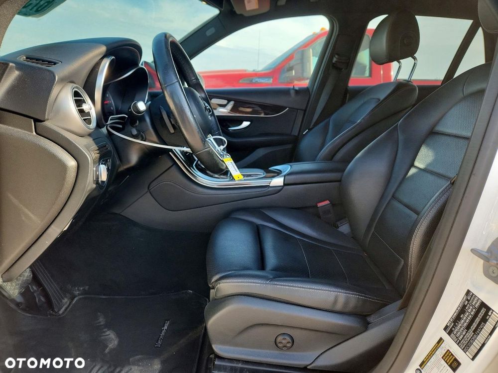 Mercedes-Benz GLC 300 4Matic 9G-TRONIC - 8