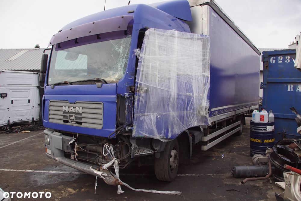 Auto na części - MAN TGL 12.210 4.6 206 KM D0834 LFL55 6S850 2007R Silnik Skrzynia Drzwi Zderzak Szyba Lusterko Lampa Osłona Owiewka Deska Kokpit Sterownik Moduł Czujnik Licznik Kierownica Panel - 2