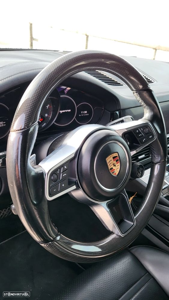 Porsche Cayenne S - 22