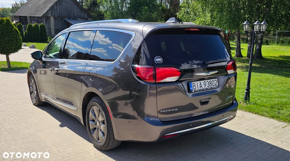 Chrysler Pacifica - 6