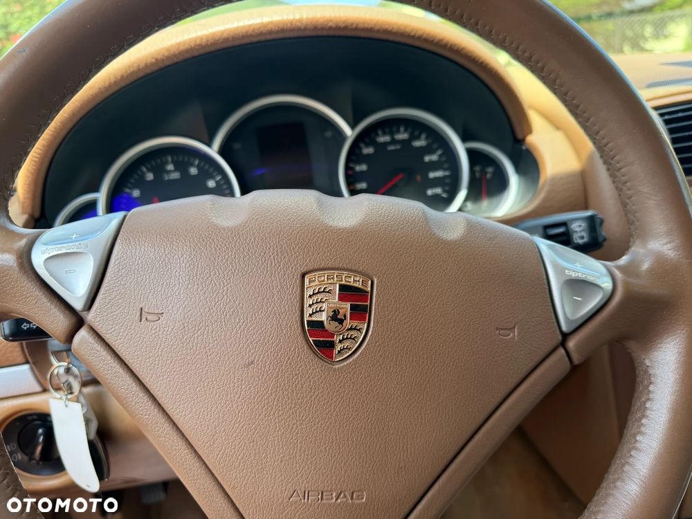 Porsche Cayenne - 20