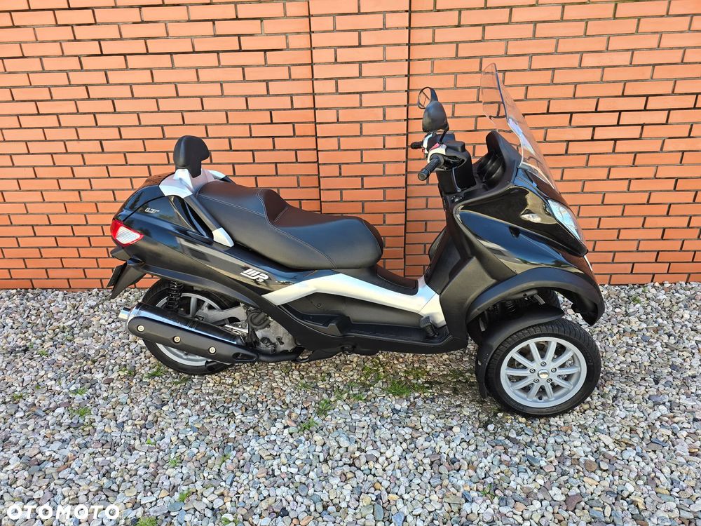 Piaggio MP-3 - 8