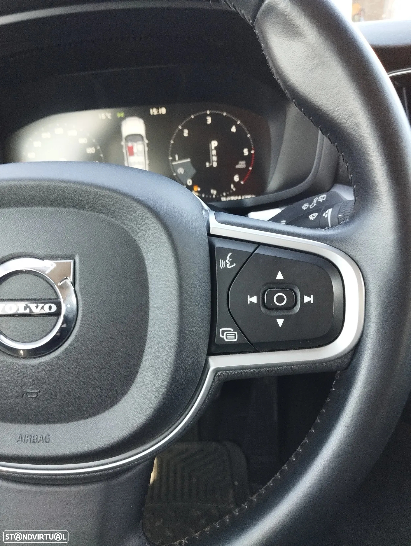Volvo V60 2.0 D3 Momentum Geartronic - 15