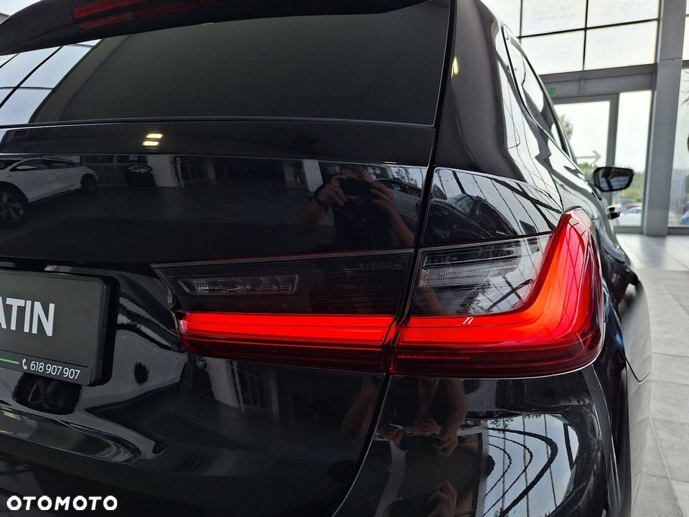 BMW Seria 3 320d xDrive M Sport sport - 9