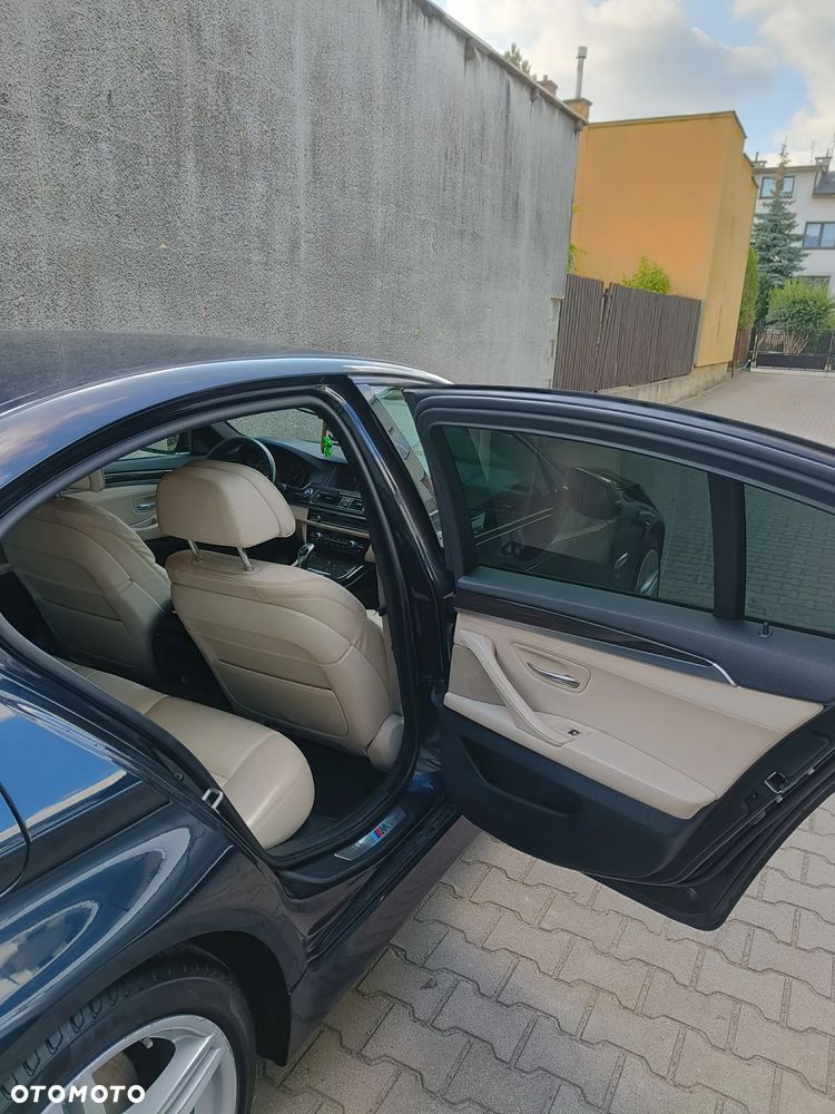 BMW Seria 5 530d xDrive - 9