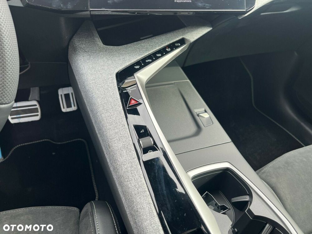 Peugeot 3008 1.2 PureTech mHEV GT E-DCS6 - 14