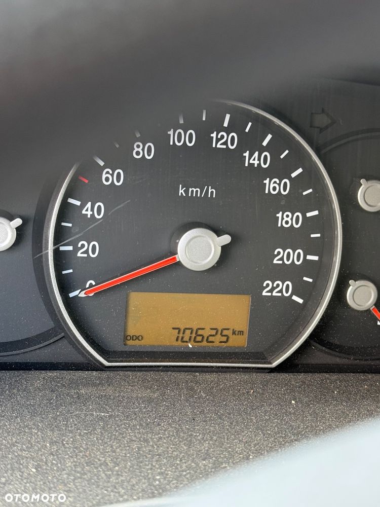 Kia Carens 1.6 CRDi Spirit - 9