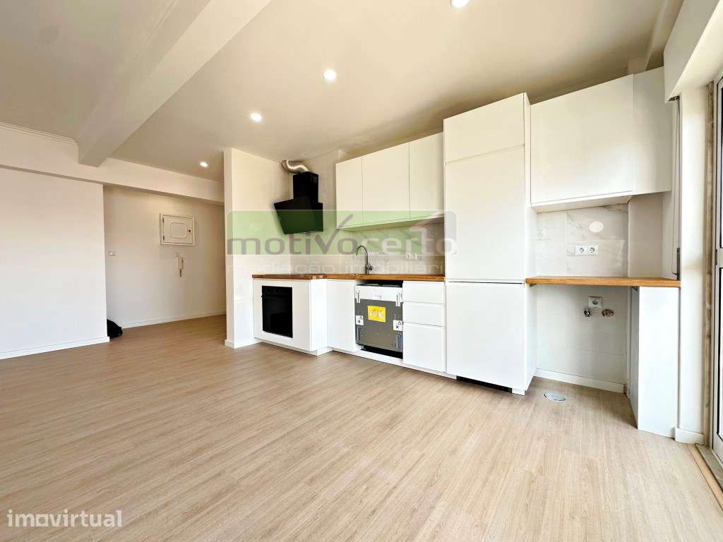 Magnífico T3 Totalmente Remodelado no Casal de São Brás, com Varand... - Grande imagem: 4/20