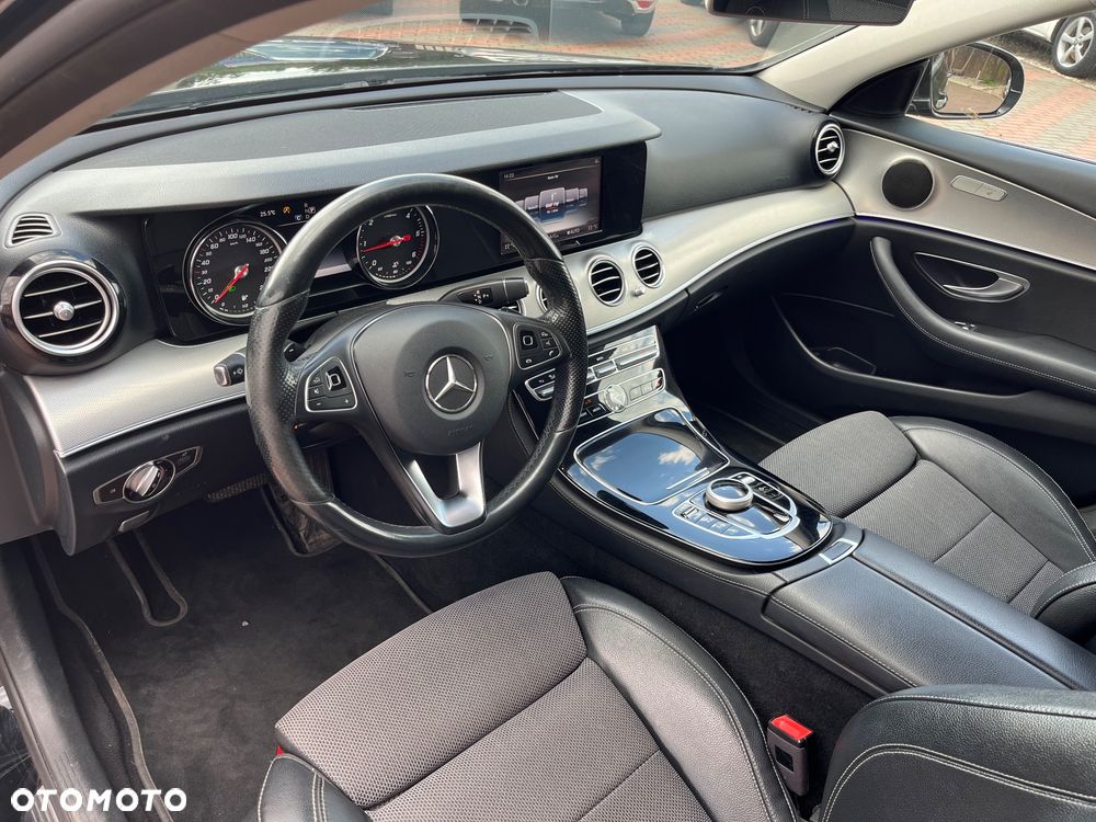 Mercedes-Benz Klasa E 200 d 9G-TRONIC - 19