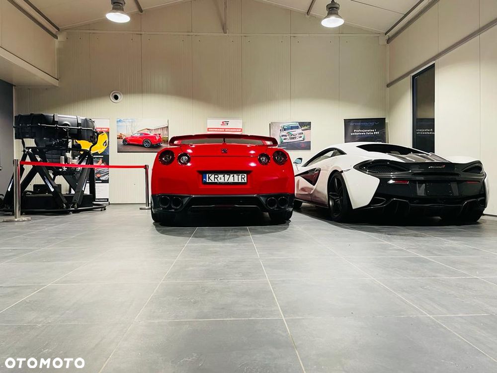 Nissan GT-R Black Edition - 13