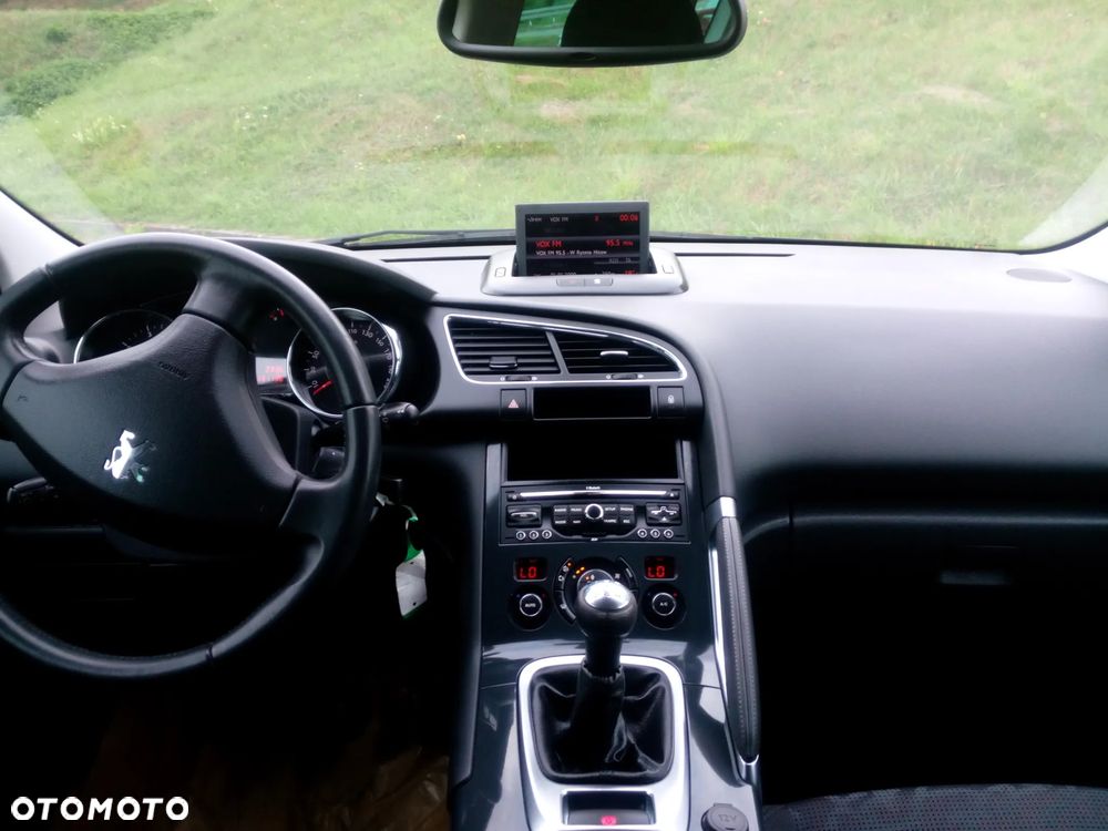 Peugeot 3008 1.6 Premium - 11