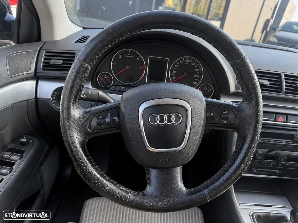 Audi A4 Avant 2.0 TDi - 12