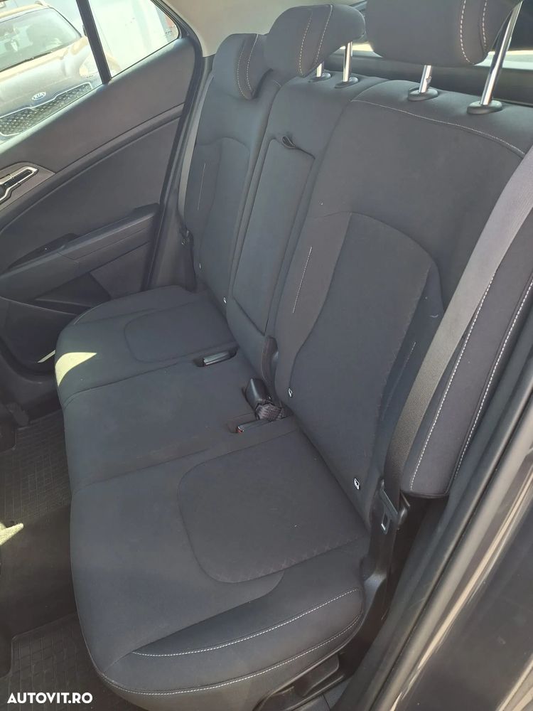 Kia Sportage 1.6 T-GDI 6MT 4x2 Urban - 29