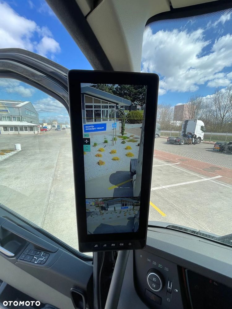 Volvo FH4 AERO 4x2 460 KM GLOBETROTTER XL LOW DECK - 13