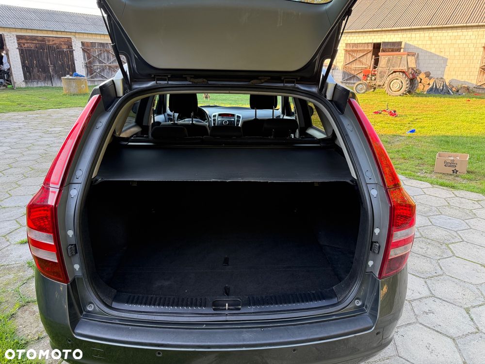 Kia Ceed - 9