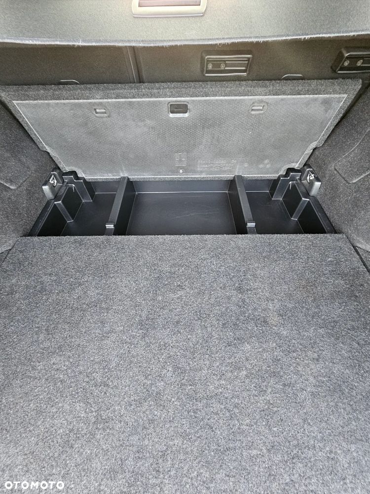 Toyota Auris Hybrid 135 Dynamic - 23