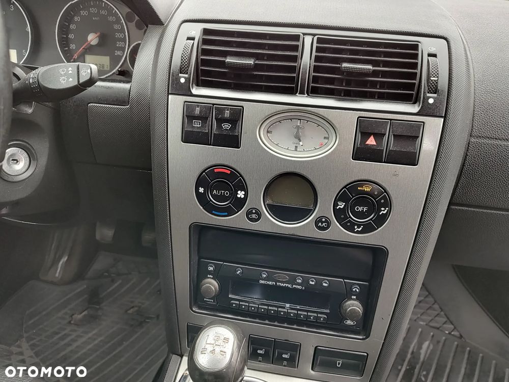 Ford Mondeo 2.0 TDCI DPF Trend - 17