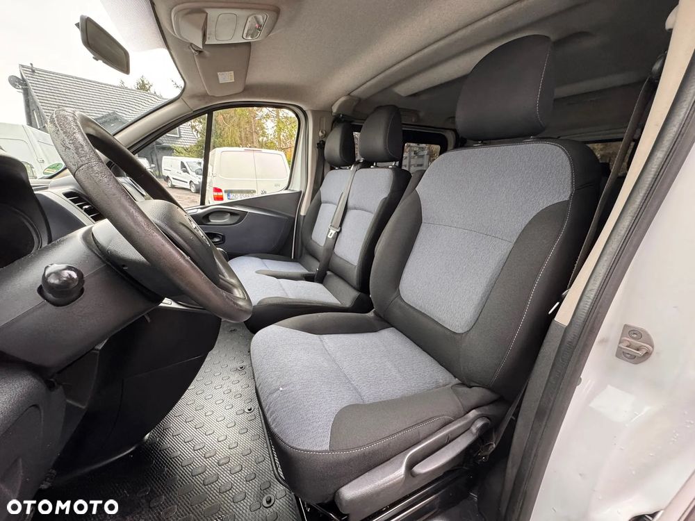 Opel VIVARO BRYGADÓWKA 6 MIEJSC KLIMATYZACJA - 35
