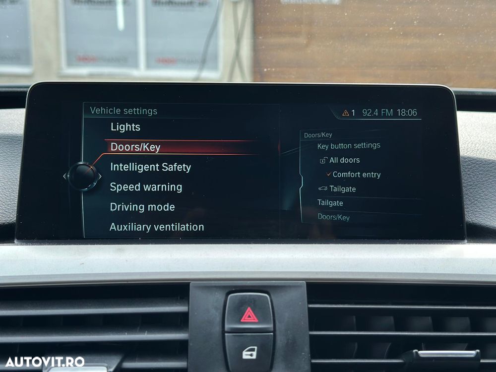 BMW Seria 3 325d Aut. Advantage - 29