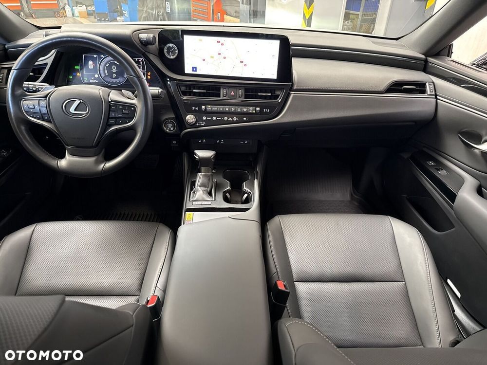 Lexus ES 300h Business Edition - 14