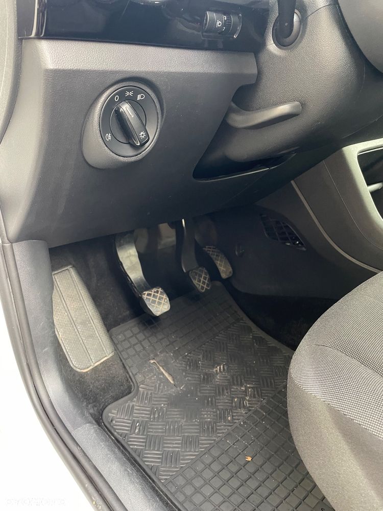 Volkswagen up! 1.0 move - 8