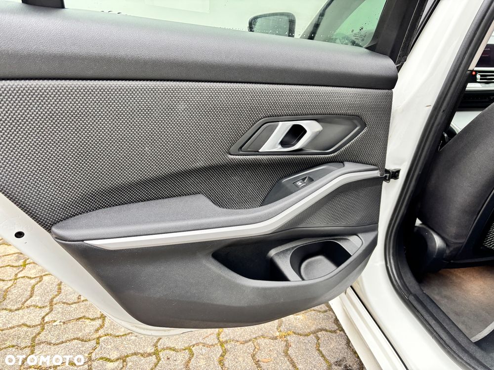 BMW Seria 3 320d Advantage - 22